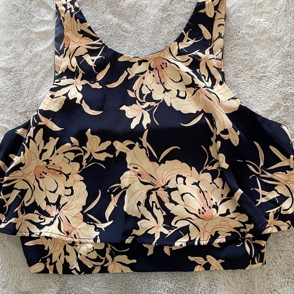 ASTR Ruffle Hem Crop - Picture 8 of 10